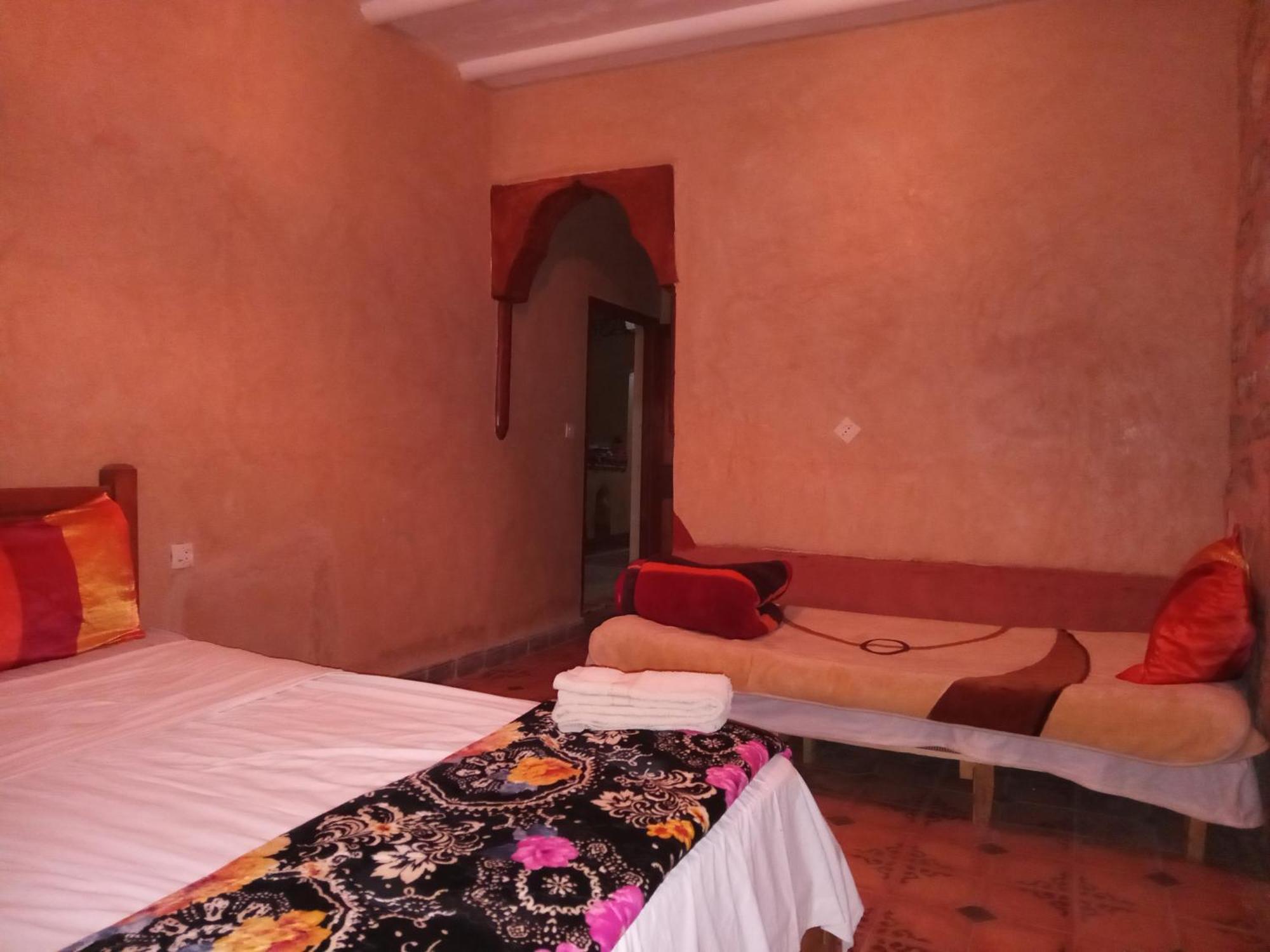 Dar Zara Hotell Tiourjdal Exteriör bild